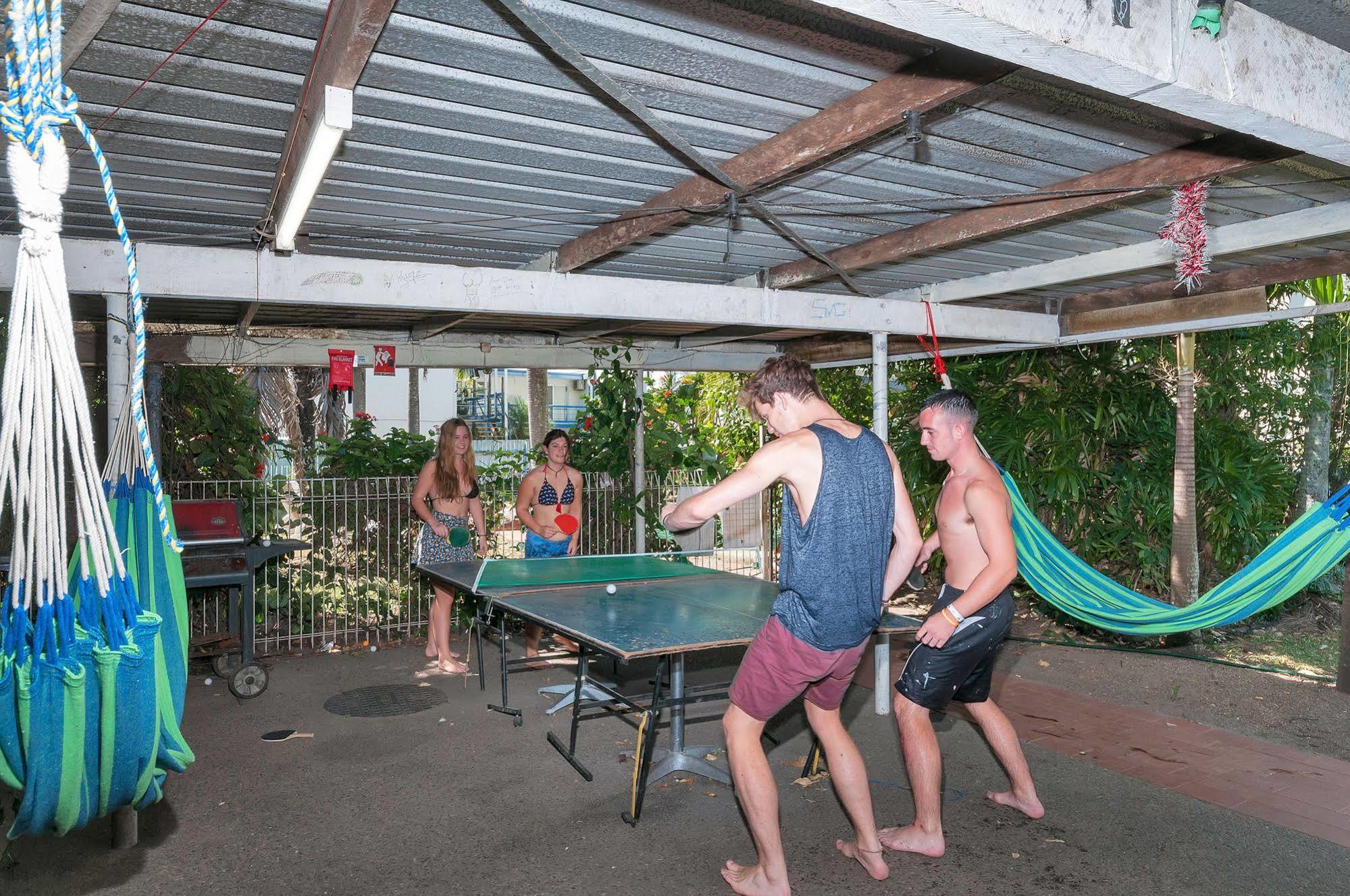 Reef Backpackers *