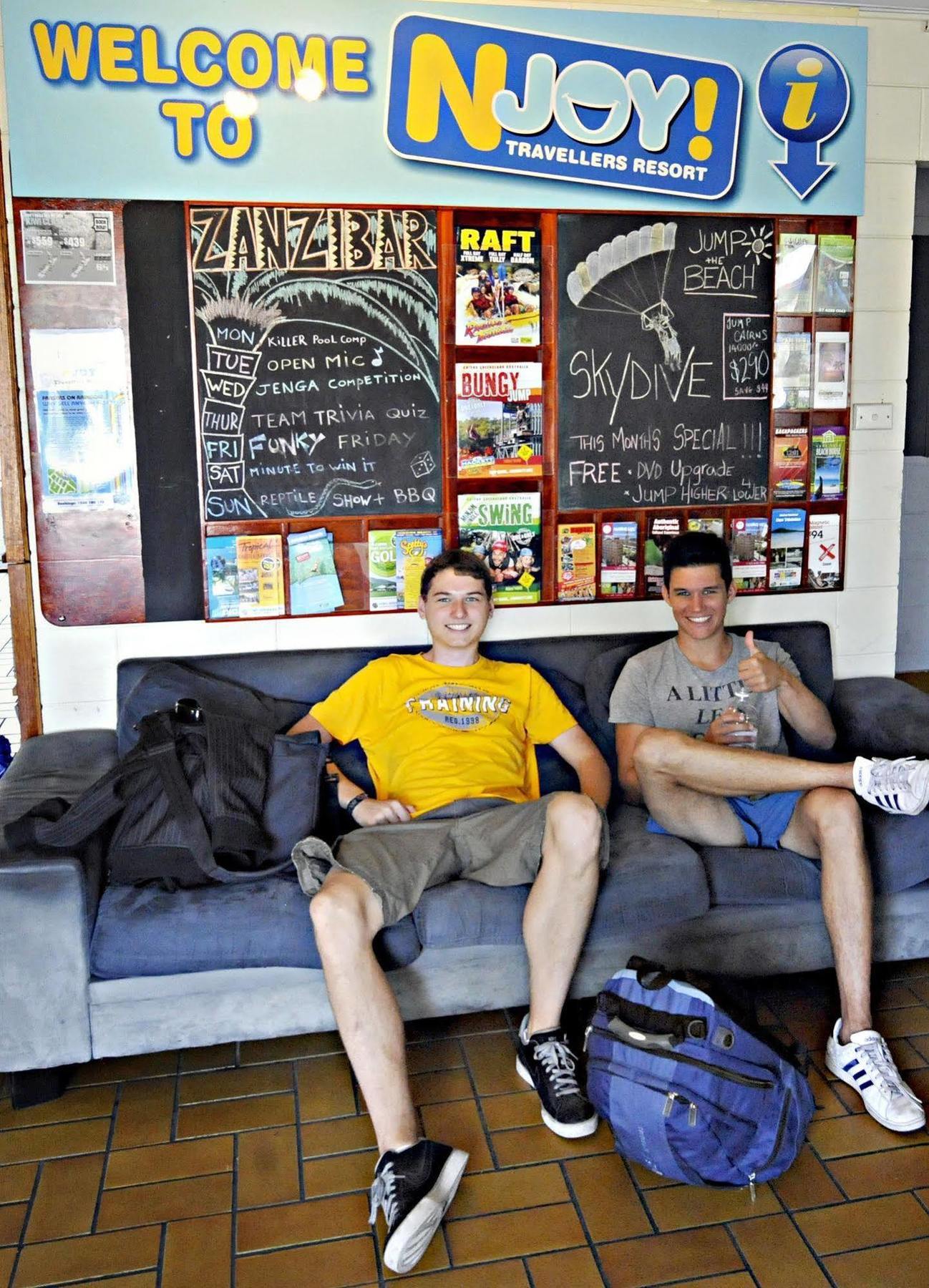 Mad Monkey Village Hostel *