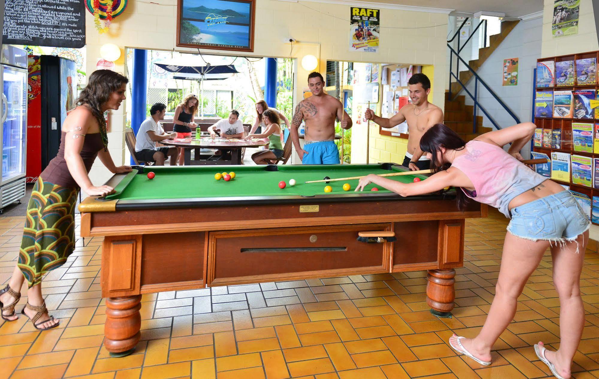 Mad Monkey Village Hostel *