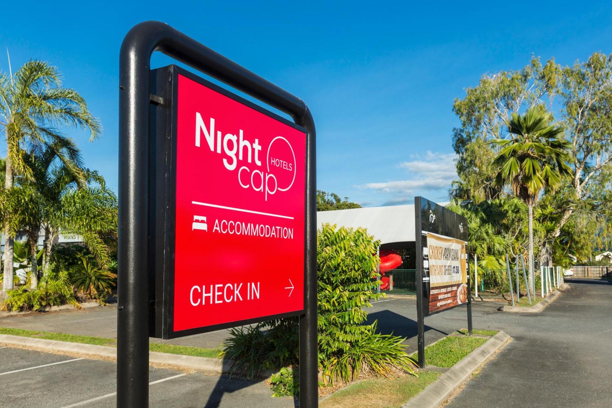 Nightcap At Edge Hill Tavern Hotel 3*