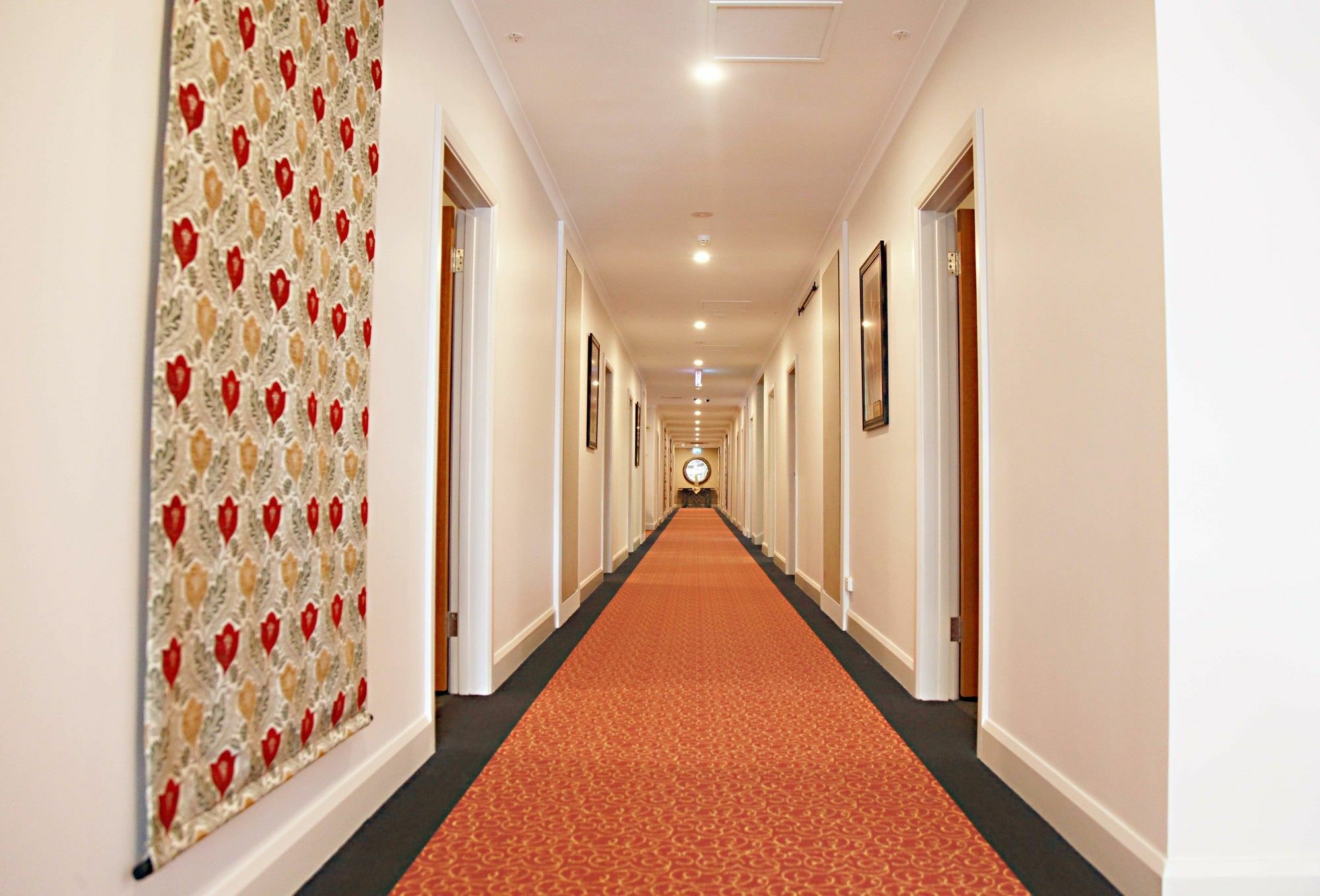 The Abbott Boutique 4*