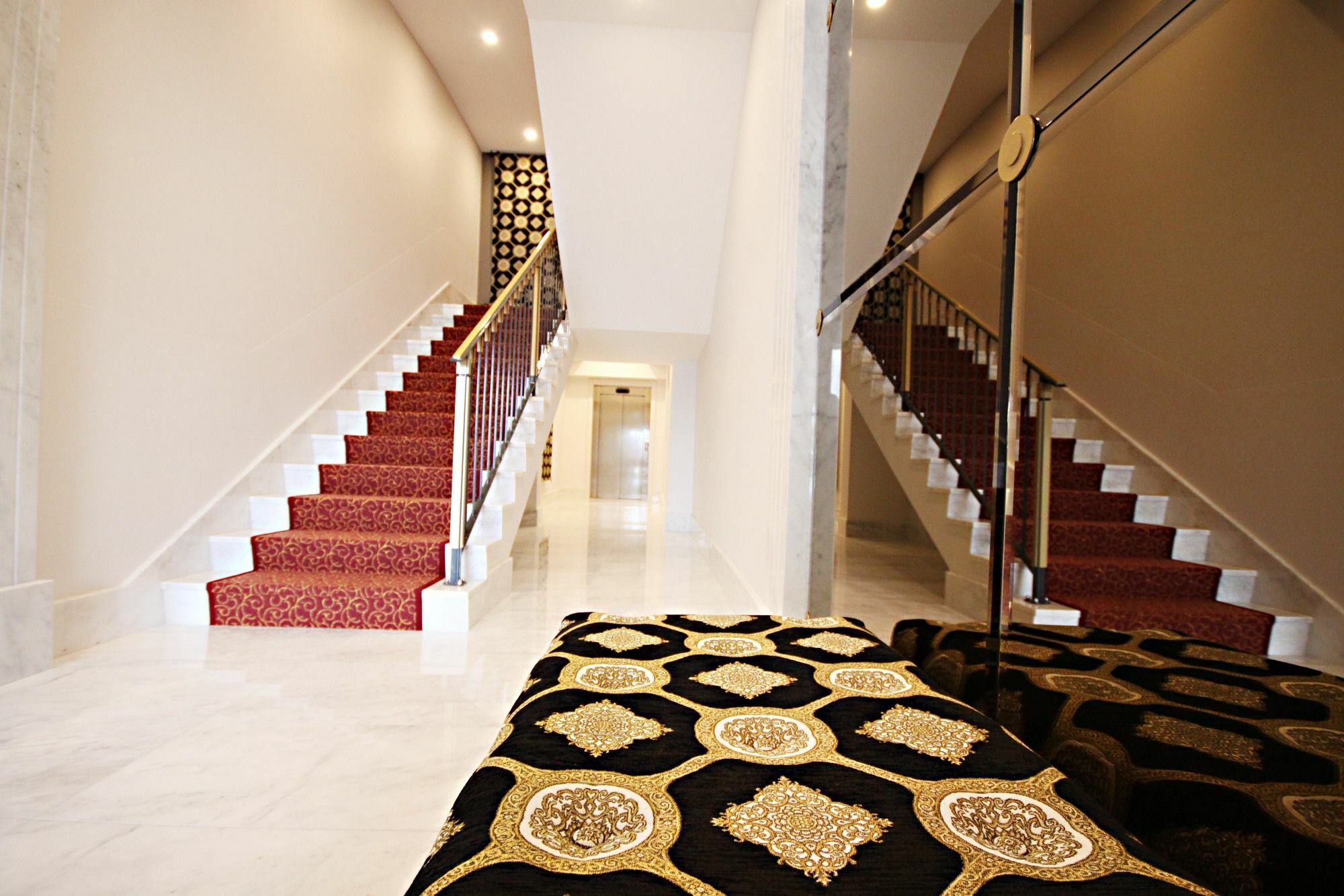 The Abbott Boutique 4*