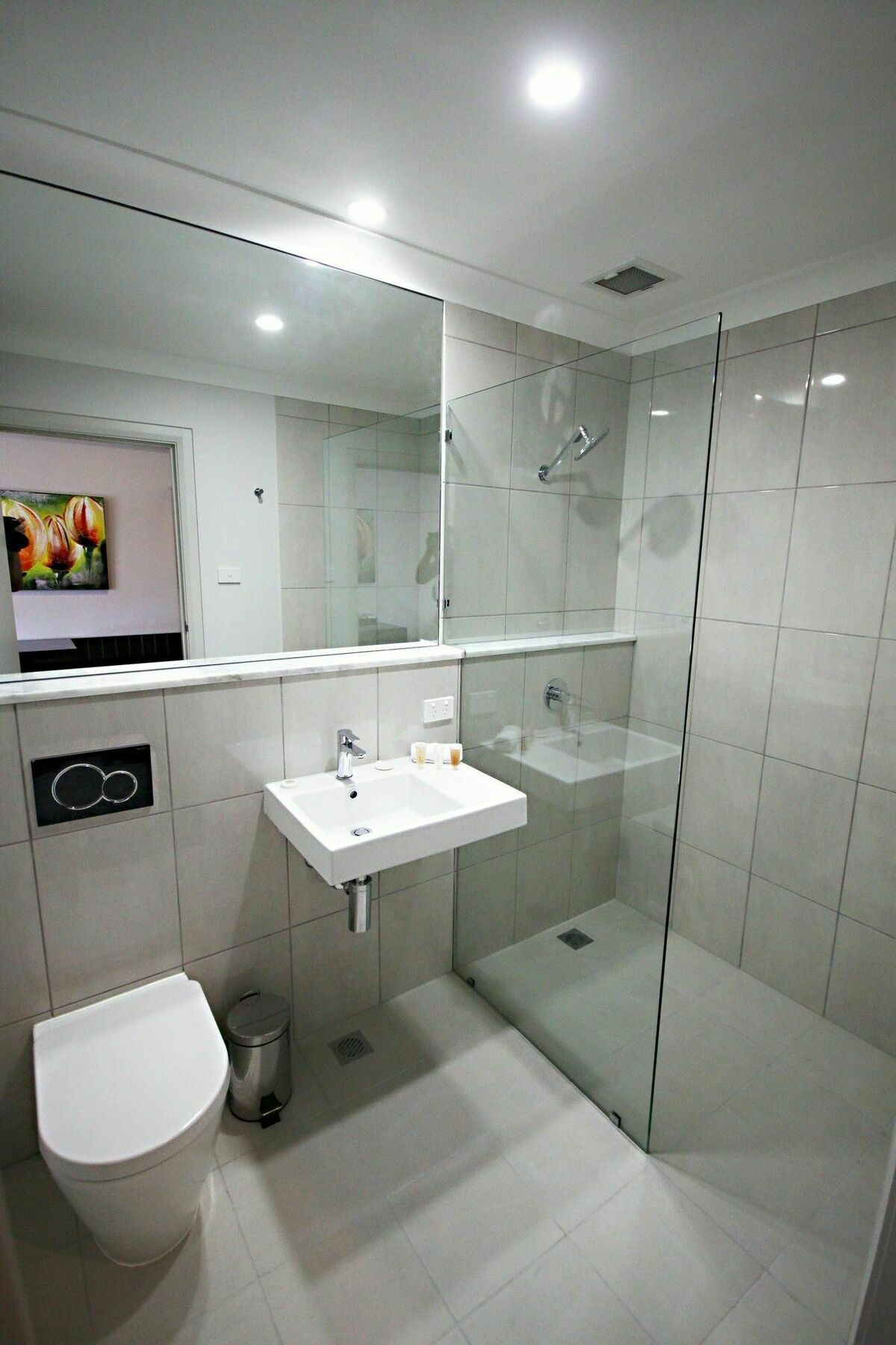 Khách sạn The Abbott Boutique 4*