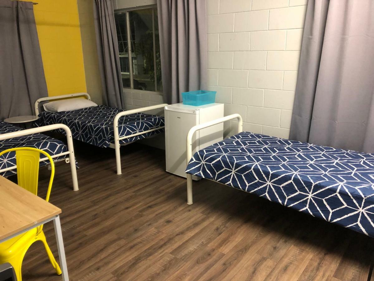 Reef Backpackers Hostel *