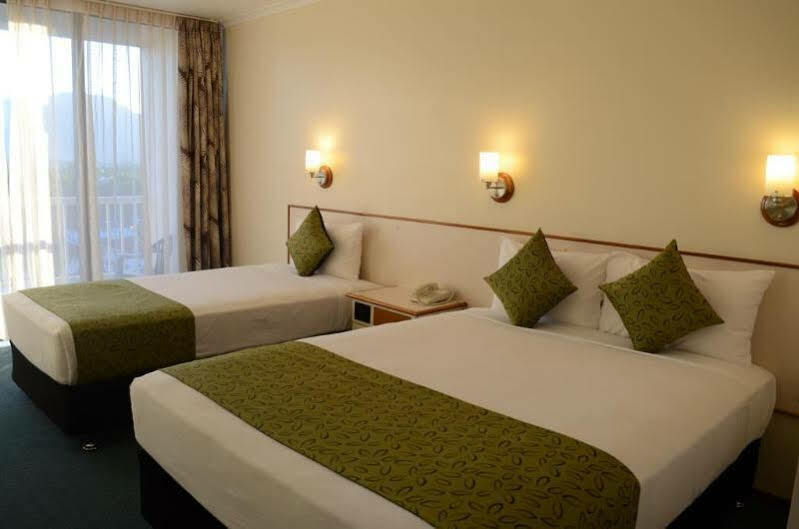 Hotel Acacia Court
