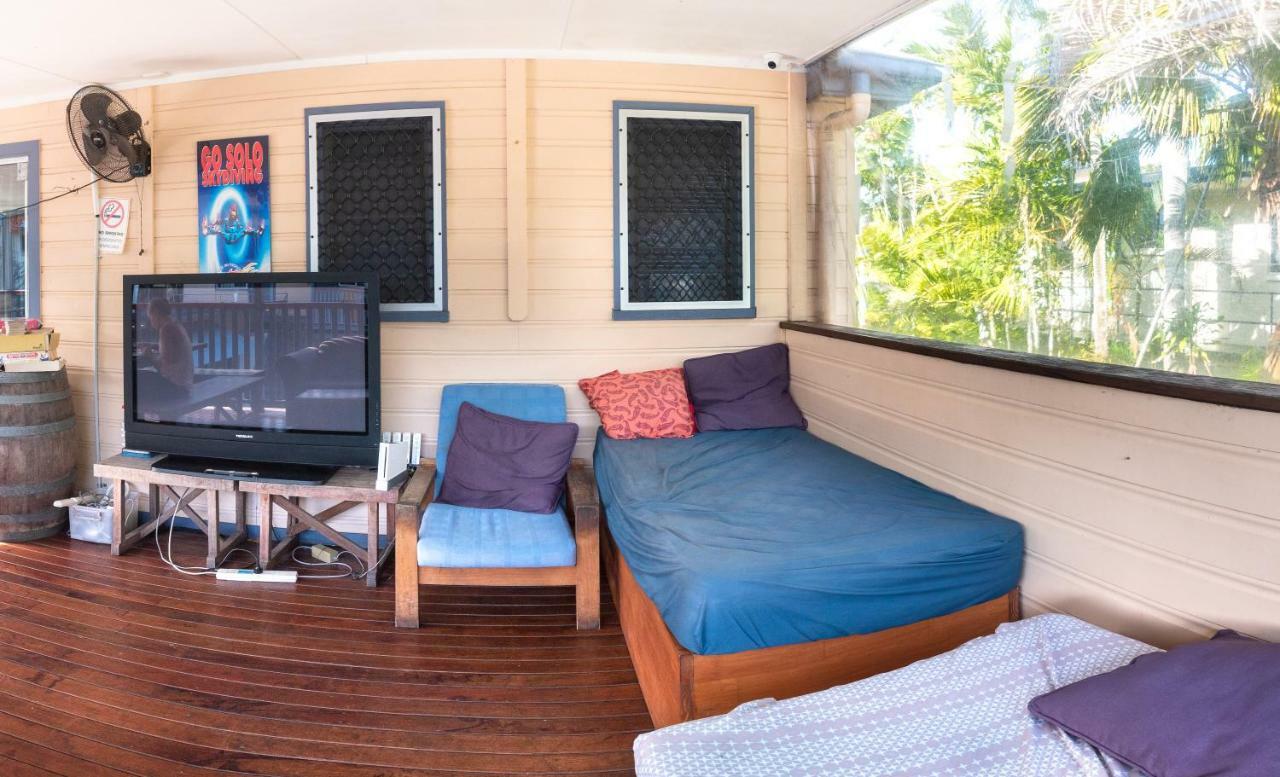 Castaways Backpackers Hostel *