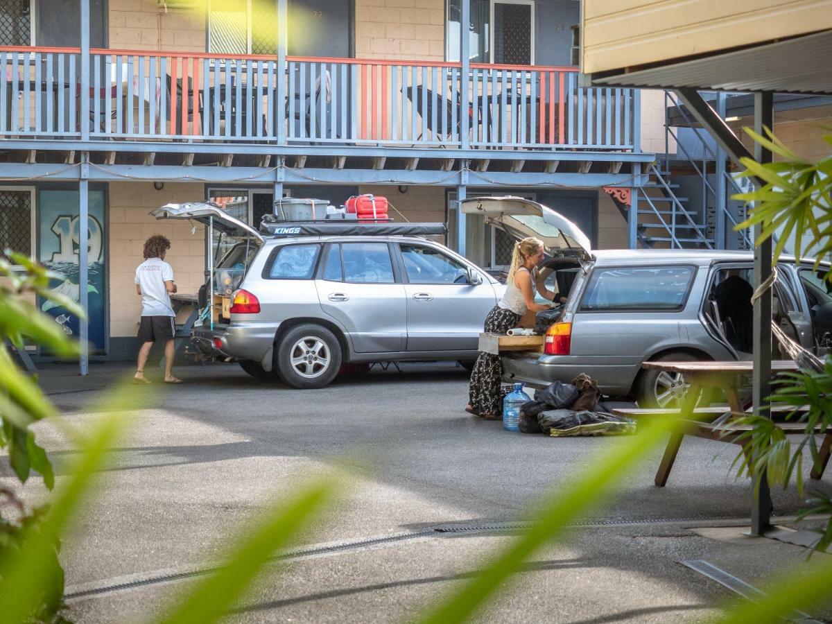 Castaways Backpackers Hostel *
