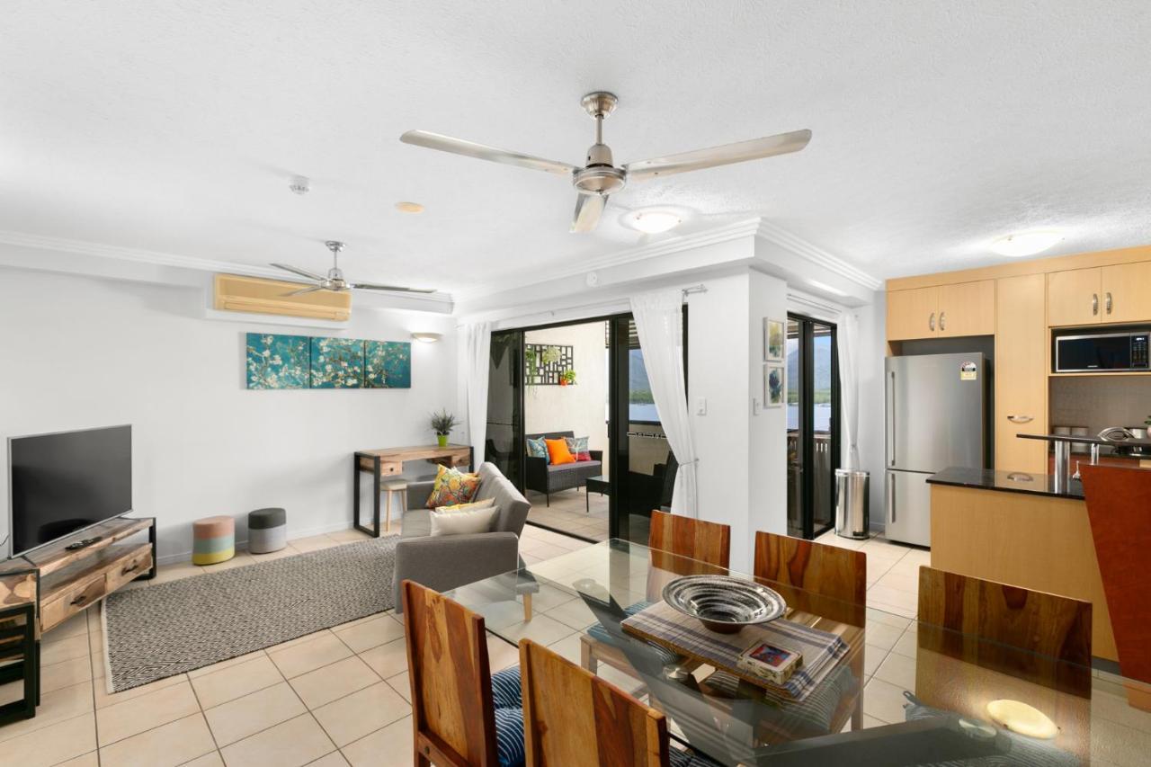 604 Chic With Water Views Apartment Cairns
