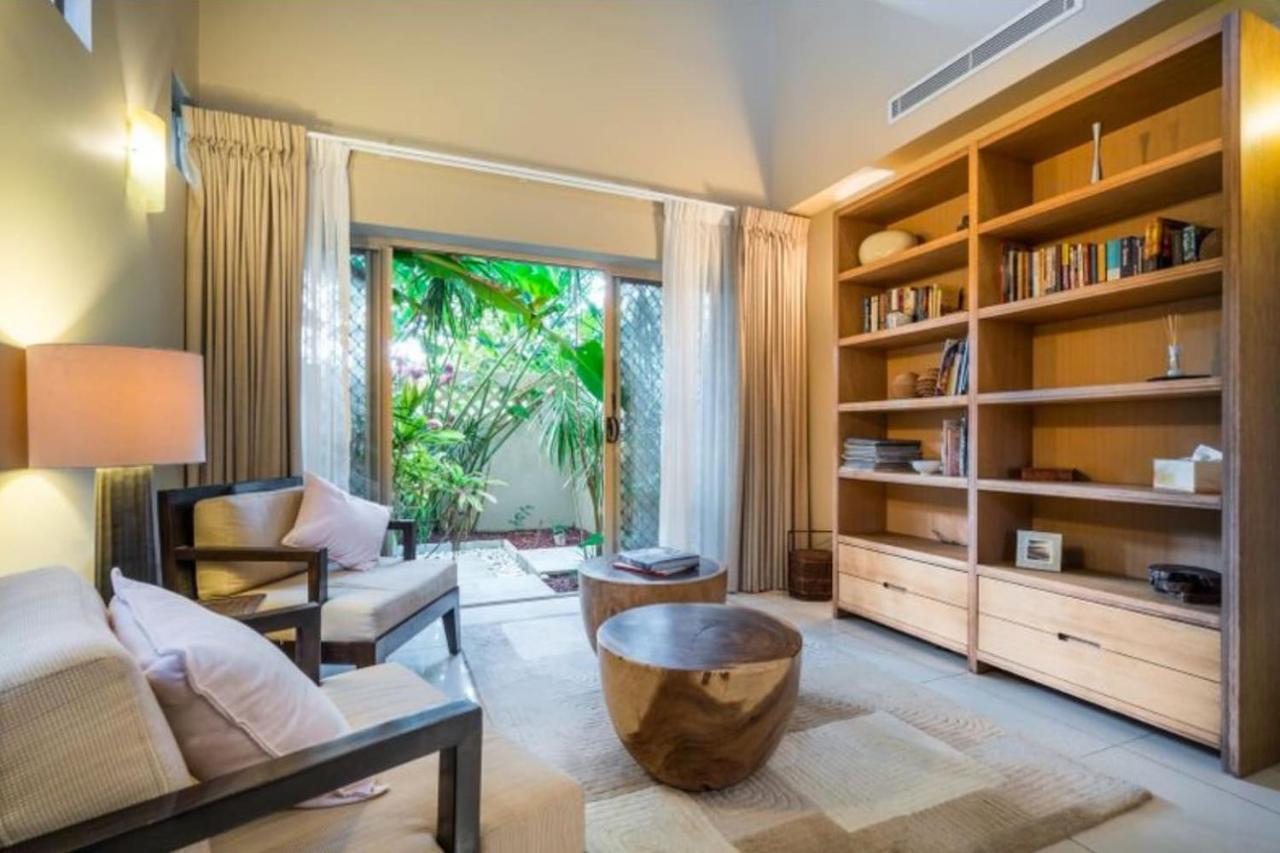 Villa Living With Private Pool Sleeps 8 *