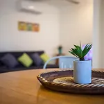 Minnie St 2 Bedroom / 2 Bathroom Apartment