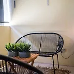 Minnie St 2 Bedroom / 2 Bathroom Apartment
