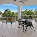 Pool View City Centre Apartment 206