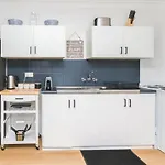 Modern Apartment Close To The City Centre 16
