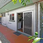Ground Floor Easy Unit Close To City 4