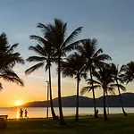Belle Escapes - Luxury Cairns Penthouse With Ocean Views \