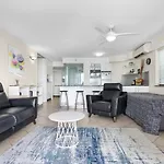 Cairns Esplanade Apartment