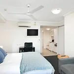 \'The Sand Dollar\' Central Cairns Chic Studio