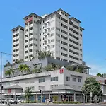 \'The Sand Dollar\' Central Cairns Chic Studio