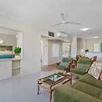Cairns City Family Apartment - Wifi -Netflix - Pool