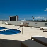 Privately Owned Apartment \'Sunset View Studio\' In Cairns City