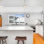 Modern Meets Tropical In This Free-Standing Home