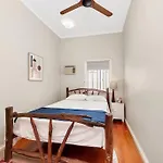 Masterfully Restored Queenslander Near Esplanade