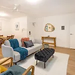 Cairns 1 Bedroom - Stylish Getaway Apartment, Esplanade