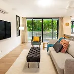 Cairns 1 Bedroom - Stylish Getaway Apartment, Esplanade