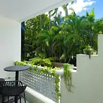 Stylish Cairns Studio Apartment Esplanade/Hospital