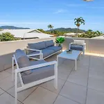 Cairns North 4-Bed With Outdoor Dining & Pool