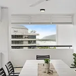 Belle Escapes 702 Cbd Apartment With Elevated City And Water Views