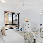Belle Escapes 702 Cbd Apartment With Elevated City And Water Views