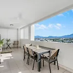Cairns City Escape - Elevated Modern Haven With Pool