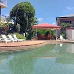 Cairns Chic Suite - Motel Room A