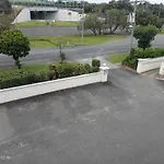Cairns Chic Suite - Motel Room A