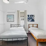 6 Bedroom 3 Bathroom Apartment Cairns Central