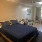 2 Bedroom Family Or Corporate Stay Self-Contained Apartment In Cairns