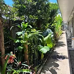 Tropical Ground-Floor Retreat Cairns