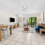 Oceanbreeze Apartment In Cairns North