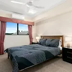 3 Bedroom 2 Bathroom, 5 Minute Walk To Esplanade