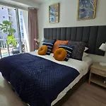 Cairns Reefside Retreats