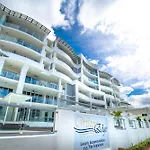 Waters Edge Apartment Cairns