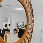 Cozy 3-Bedroom Oasis With Pool Access In Cairns