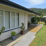 Edge Hill Clean & Green Cairns, 7 Minutes From The Airport, 7 Minutes To Cairns Cbd & Reef Fleet Terminal