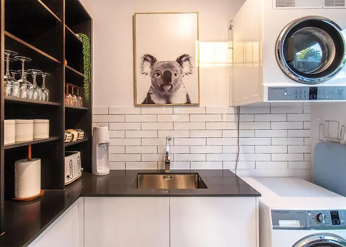 Pembroke House - Inner City Luxury