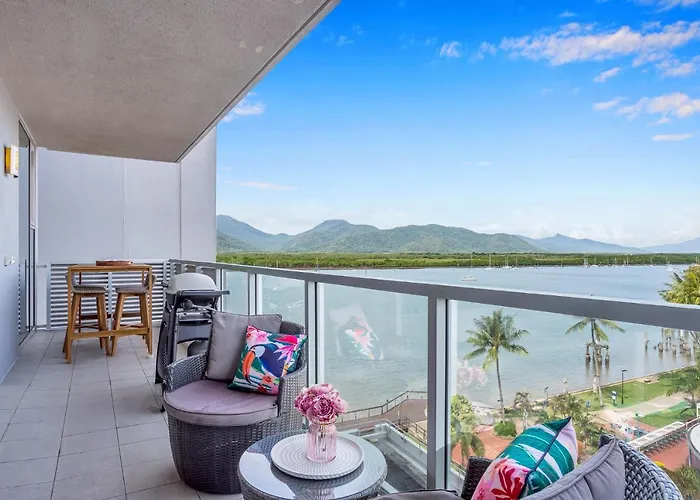 2Br Stylish Getaway @ Harbour Lights Cairns