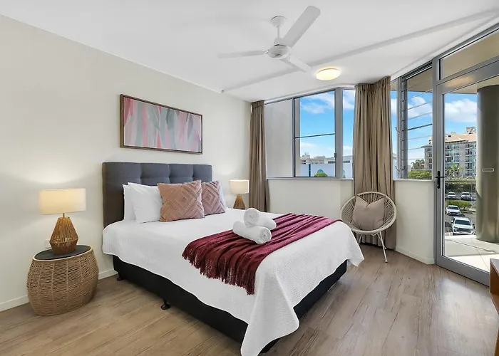 City Lights- Spacious Apartment