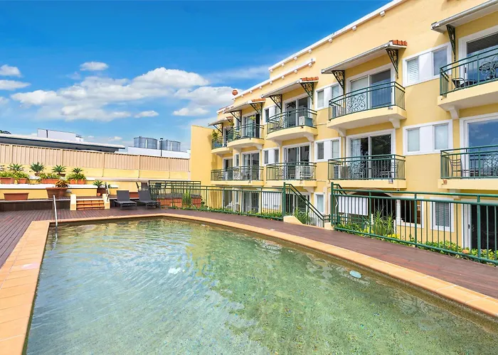 Sapphire Suite - Central Boutique Resort Vibes