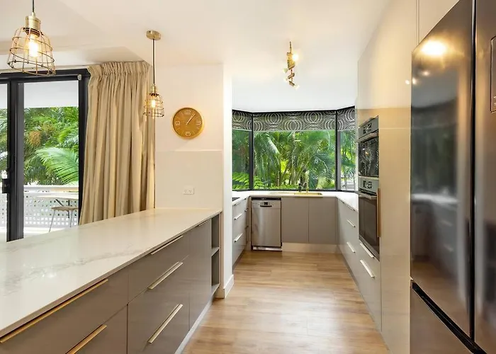 Cairns 1 Bedroom - Stylish Getaway Apartment, Esplanade