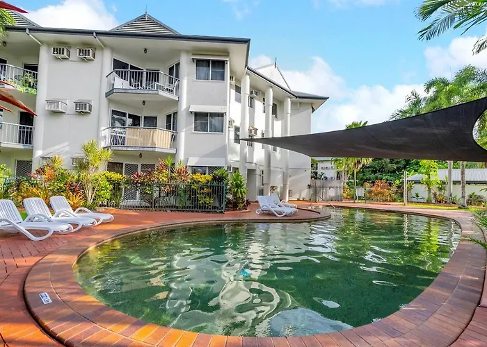 Leafy Solace - A Contemporary Cairns City Hideaway